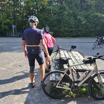 De Avenue De L'Église South à Route de l'Aéroport