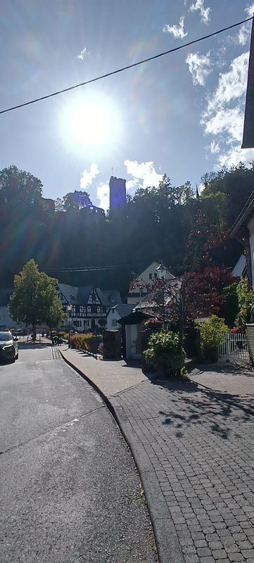 Rheinstraße nach Rheinstraße 73A