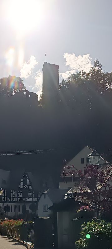 Rheinstraße nach Rheinstraße 73A