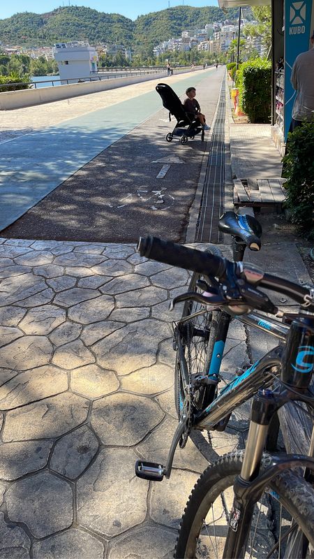 Tirana, Tirana a Shëtitore Parku i Madh, Tirana