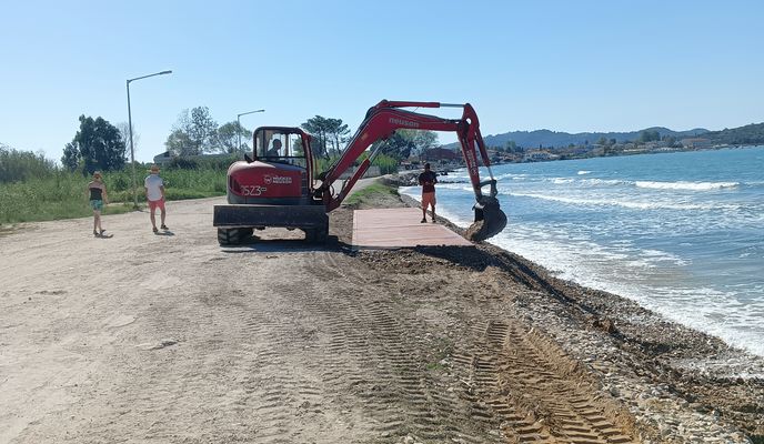 Foto 1 de la ruta de Bikemap "end of acharavi beach Back to roda"