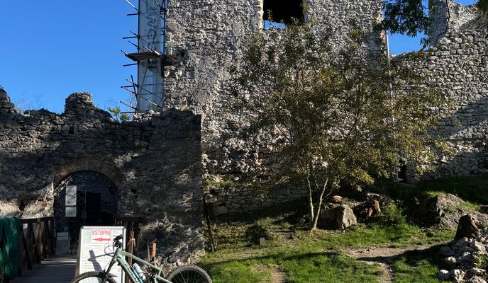 Photo 1 of the Bikemap route "Tematin" Photo 1 of the Bikemap route "Tematin"