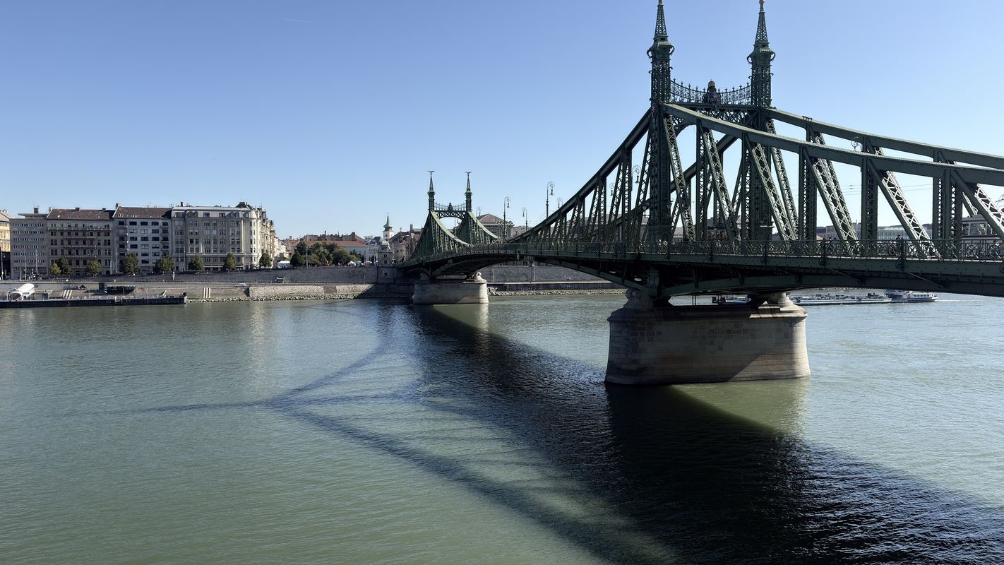 47.469, 18.977 to 47.516, 19.053