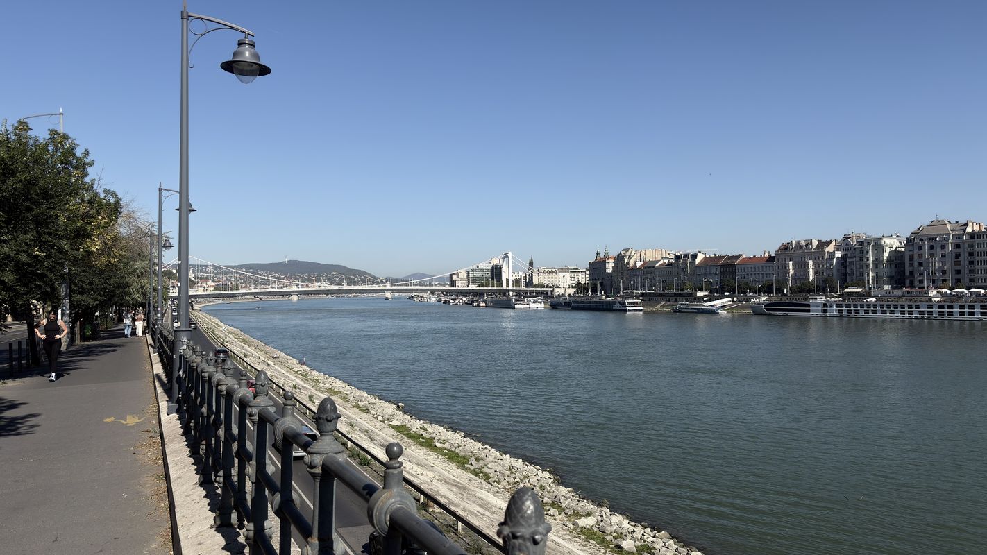 47.469, 18.977 to 47.516, 19.053