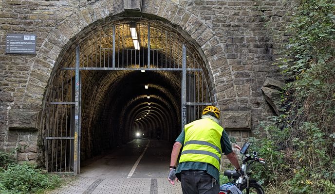 Foto 1 der Bikemap-Route "Dammstraße nach Vor den Teichen" Foto 1 der Bikemap-Route "Dammstraße nach Vor den Teichen"