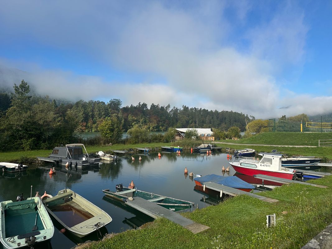 Sportplatzweg, 拉法明德 to Kajuhova cesta, Velenje