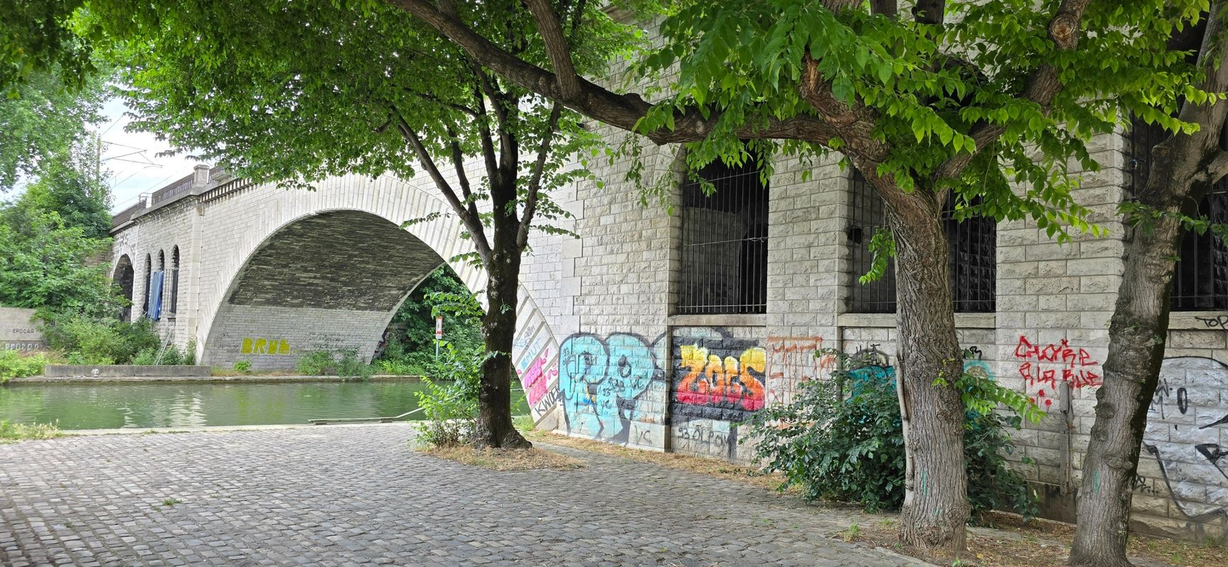 Agréable sortie en VTT. Graffs et fresques. Paris/Aubervilliers/ St Denis.