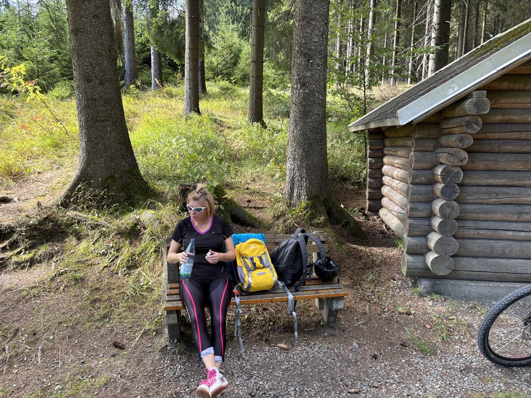 Zum Sportplatz, Thum nach Zum Sportplatz, Thum