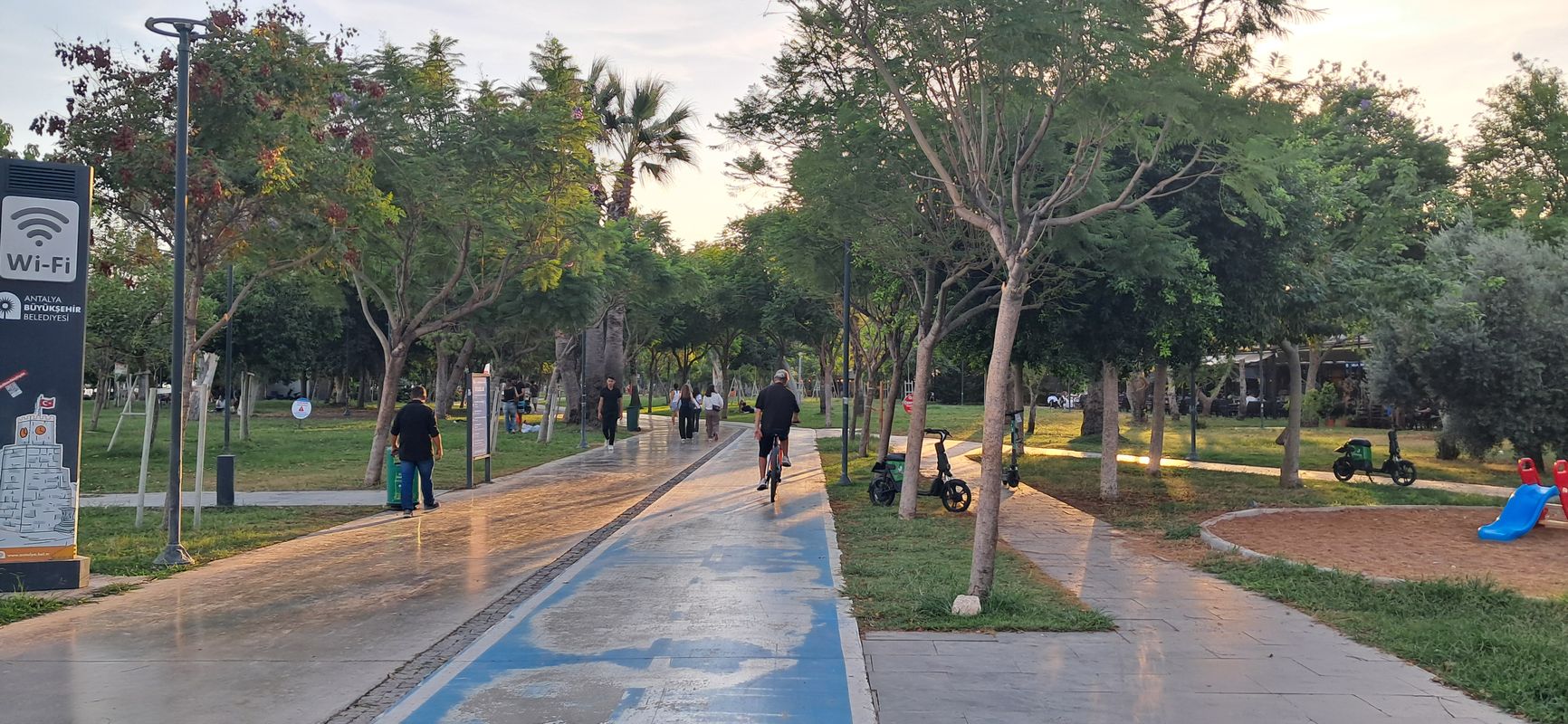 Atatürk Bulvarı to Yıl Bulvarı