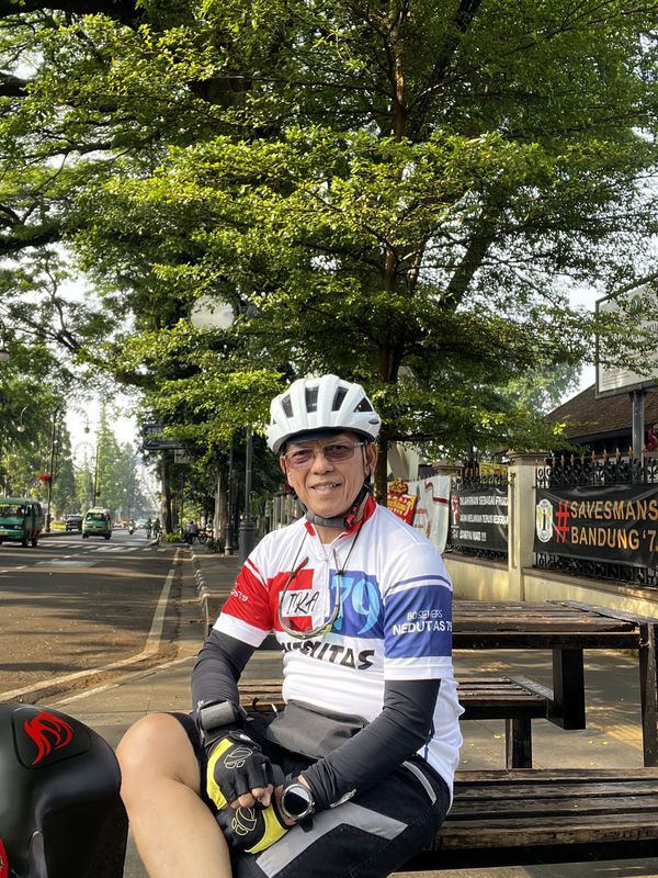 Gowes Santai Dago