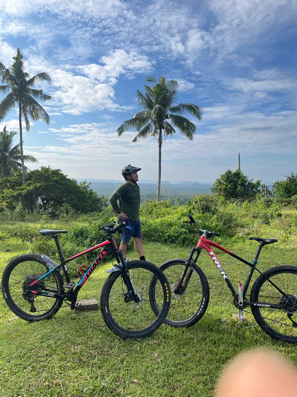 9.919, 123.930 to 9.917, 123.931