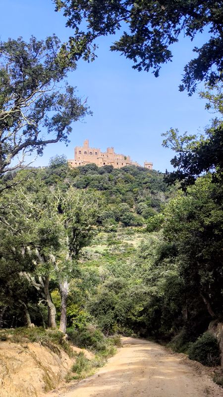 17 66 Cantallops Medàs Ermita-de-Santa-Maria Castell-de-Requesens PUIG-NEULÓS Coll de l'Ullat Sant-Martà Auleda Pla-de-l'Arca