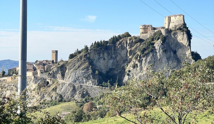Photo 2 of the Bikemap route "Via Becchi Tognini Est, Ravenna a Via Montetiffi Ca' di Magnano, Sogliano al Rubicone"