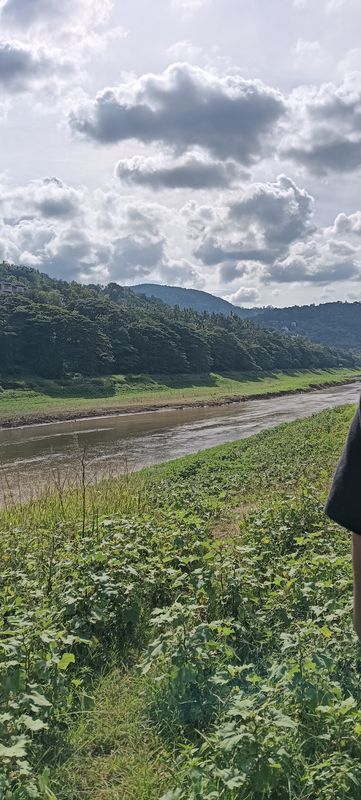 Route to Kandy-Mahiyangane-Padiyatalawa Highway