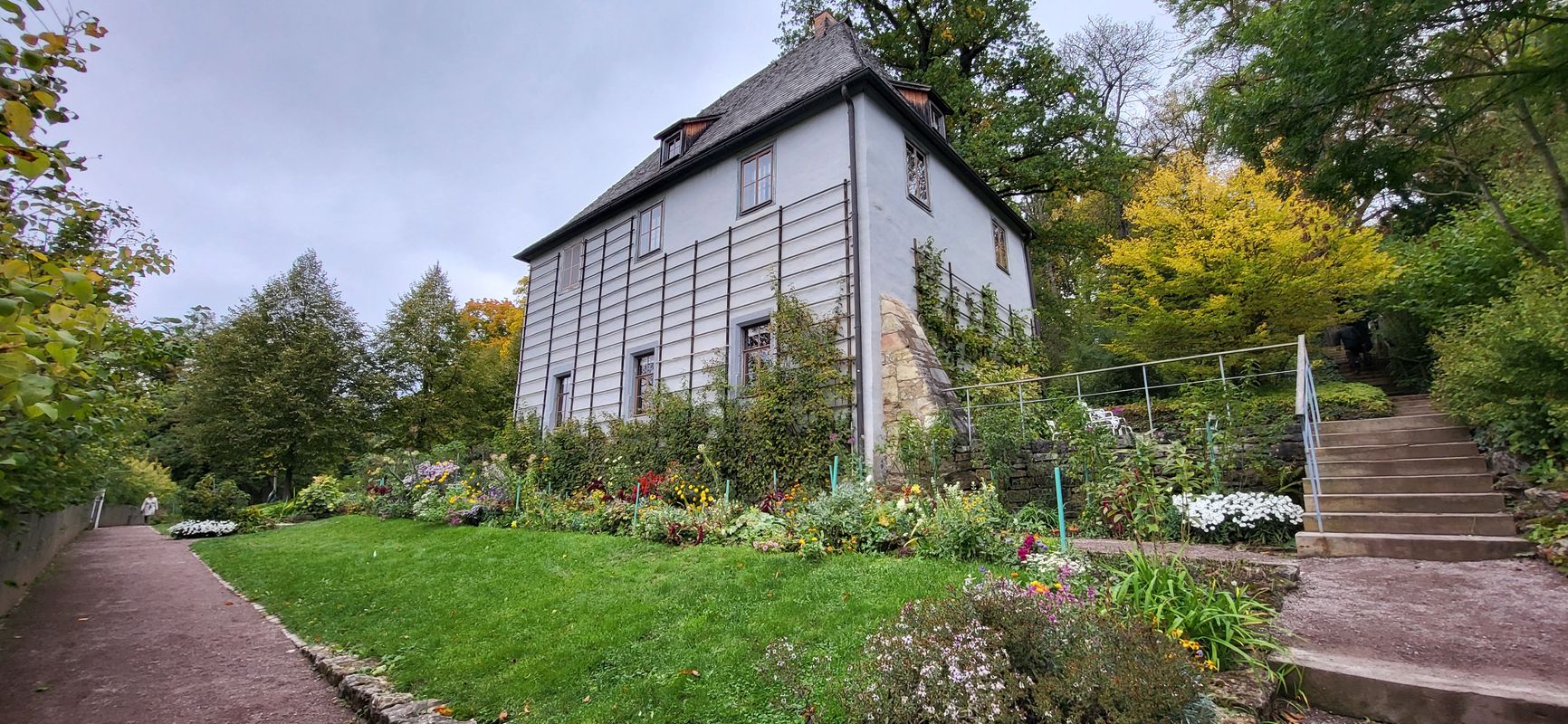 Leibnizallee 1A nach Corona-Schröter-Weg