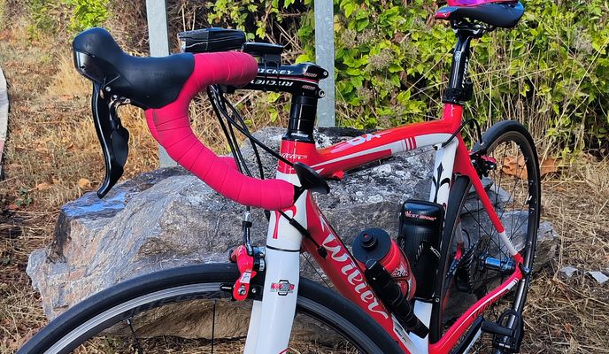 Photo 1 of the Bikemap route "56 km. ruta de Alcedo." Photo 1 of the Bikemap route "56 km. ruta de Alcedo."