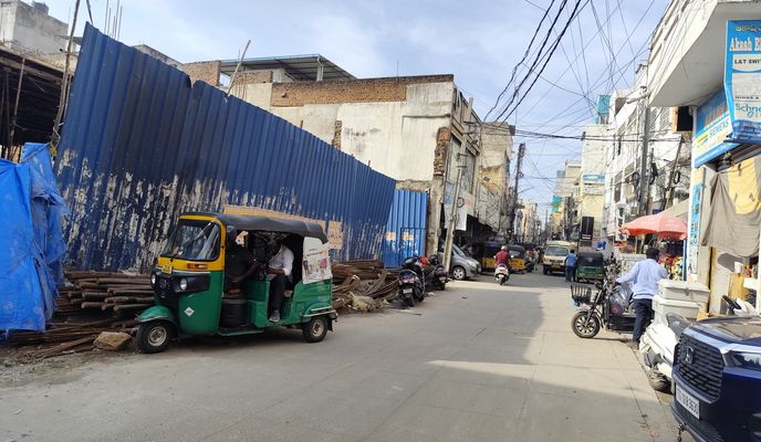 Foto 2 der Bikemap-Route "3-1-234 to Chennai Shopping Mall" Foto 2 der Bikemap-Route "3-1-234 to Chennai Shopping Mall"