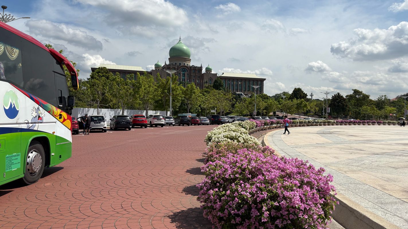 Putrajaya Loop - 251011