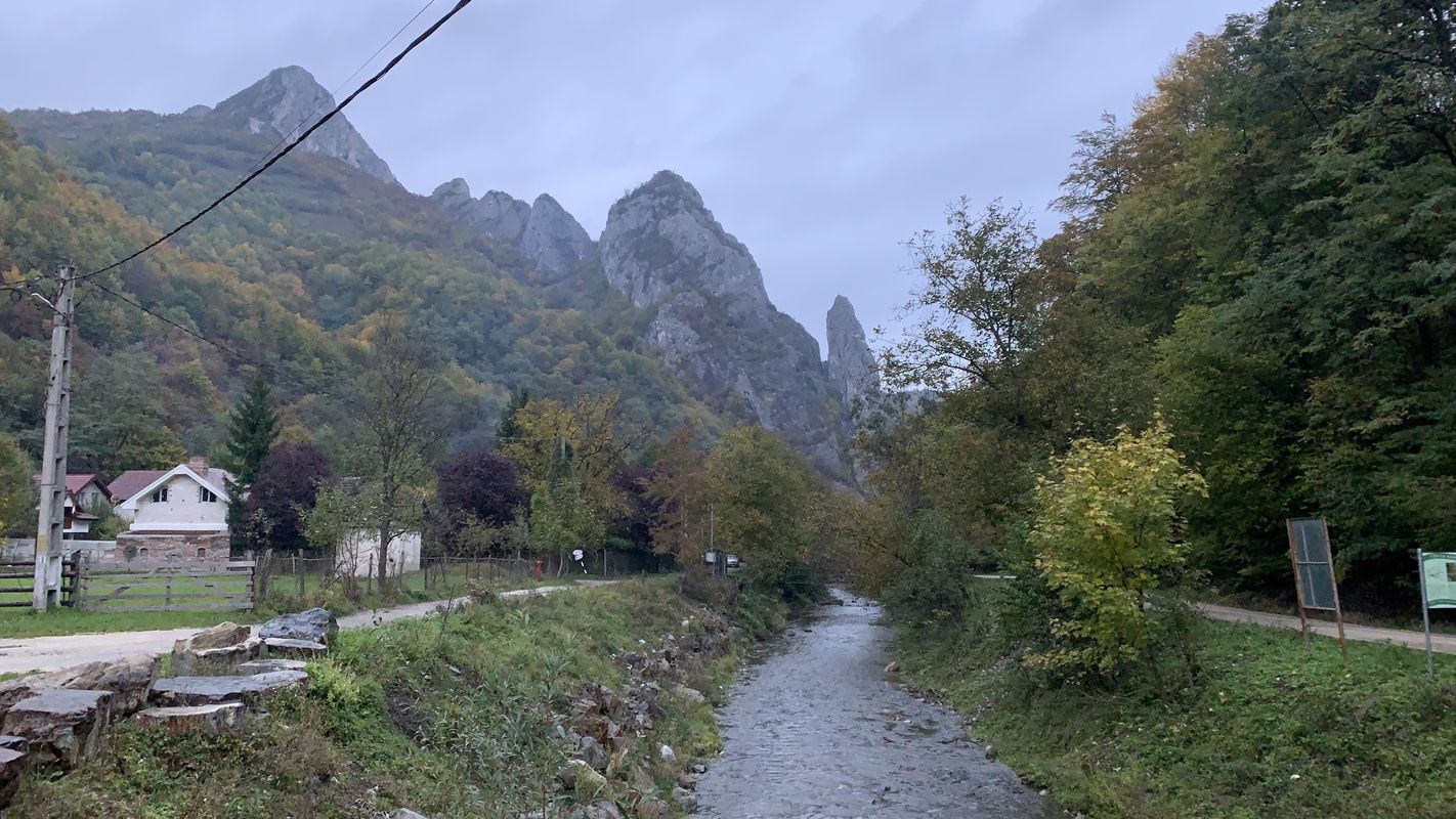 DJ750C, Râmeți  Cotorăști Vf Plesii Valea Uzei Cheile Mănăstiri