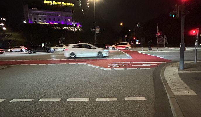 Foto 1 der Bikemap-Route "Veddeler Damm, Hamburg to Veddeler Damm, Hamburg"