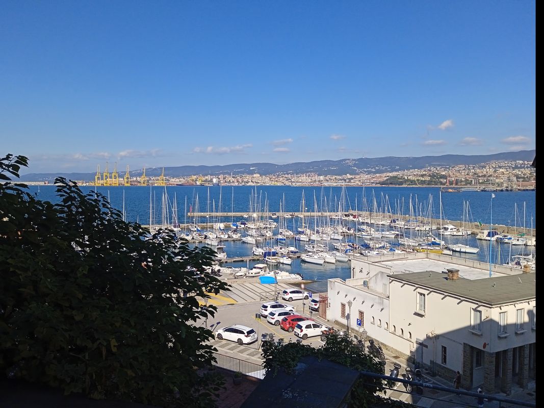 Tomažičeva ulica to Tomažičeva ulica