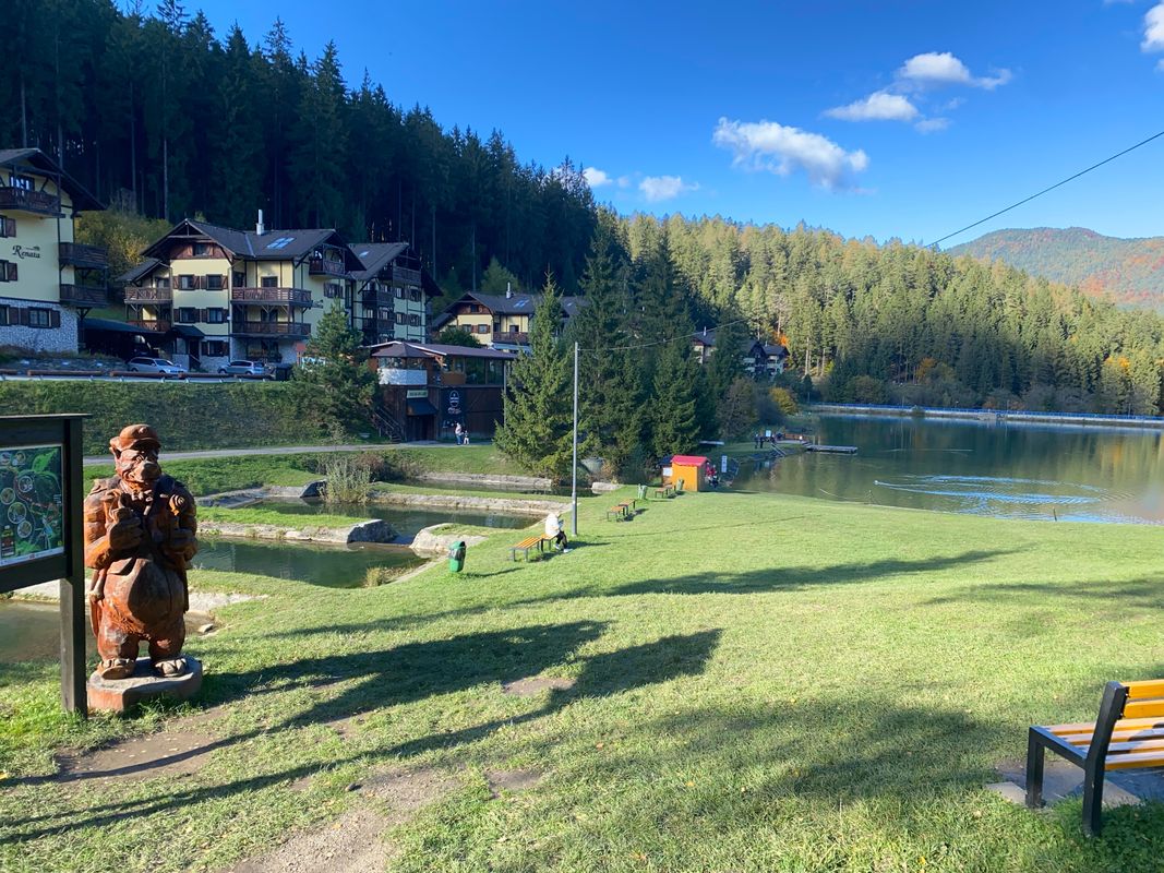 Komjatná, Komjatná až Komjatná, Komjatná