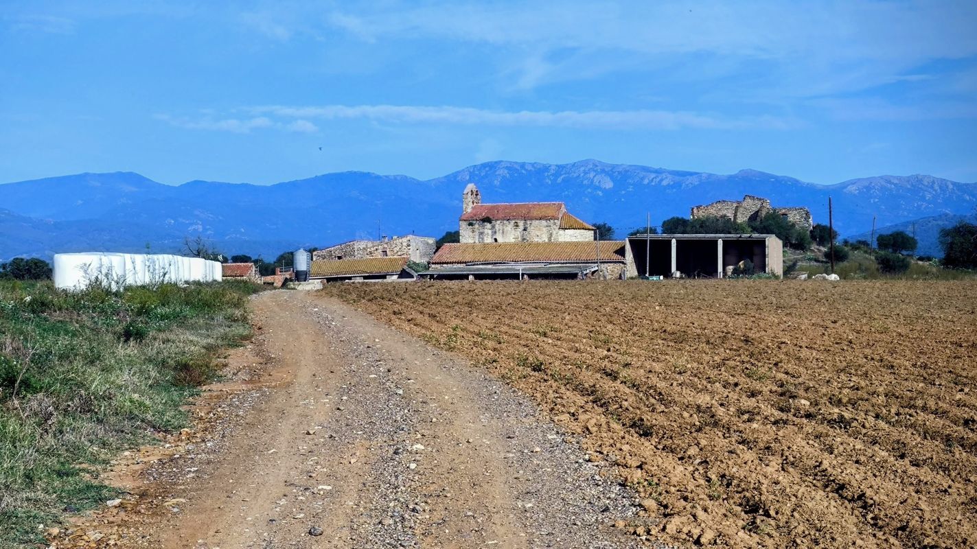 17 Roses Palau-Savardera Pau Pedret Marzà Monestir-de-Sant-Quirze-de-Colera Garriguella Vilajuïga Vilaüt Ciutadella