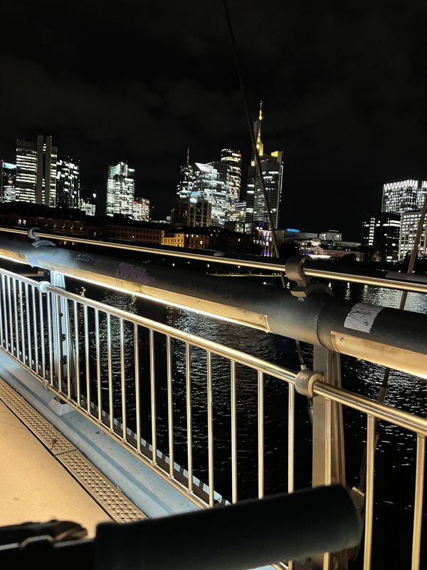 Lyoner Straße, Frankfurt am Main nach Clemensstraße, Frankfurt am Main