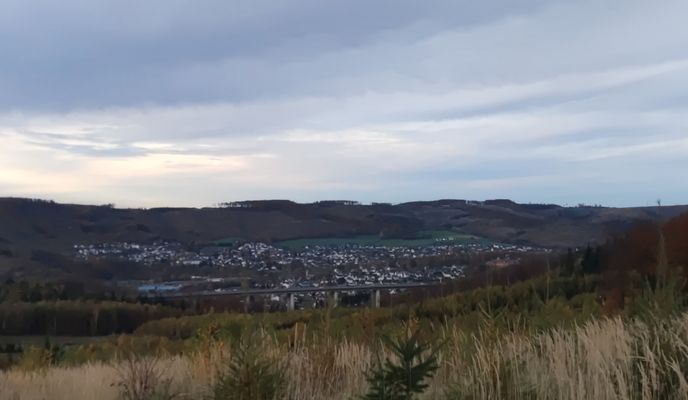 Foto 2 der Bikemap-Route "Oeventrop, Freienol, Wennemen,Berge,Vißbeck,Alten Hellefeld,Hellefelder Hõhe,Windpark, Oeventrop."