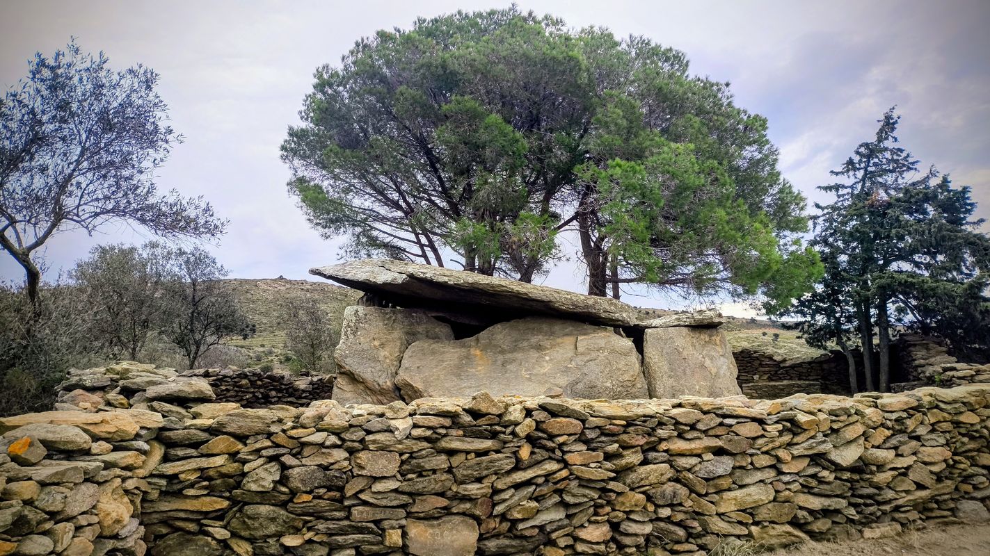 17 Roses Dolmens Fràgam Pas-del-Llop Puig-Alt-Sud Pla-de-Les-Gates Puig-del-Gall Mas-de-la-Torre Montjoi Rec-de-la-Murtra Puig-R