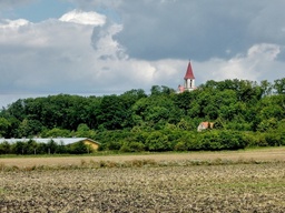 Destacado 7 en la ruta de Bikemap "Okruh přes Žehuň,Dymokury a Lovčice" Destacado 7 en la ruta de Bikemap "Okruh přes Žehuň,Dymokury a Lovčice"