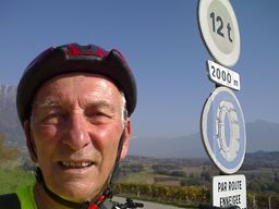 Hebe Bild 2 entlang der Bikemap-Route "MONTLAMBERT BAUGES" hervor