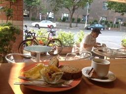 Hebe Bild 1 entlang der Bikemap-Route "Easy Ride Tsai-san 2013-04-17" hervor