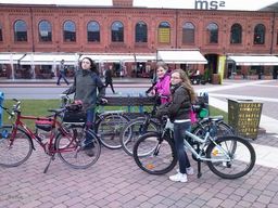 Hebe Bild 2 entlang der Bikemap-Route "Wycieczka do Łodzi (Manufaktura)" hervor