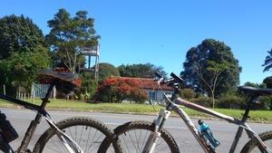 Hebe Bild 2 entlang der Bikemap-Route "Diamantina-Barão de Gauicuy-12maio2013" hervor
