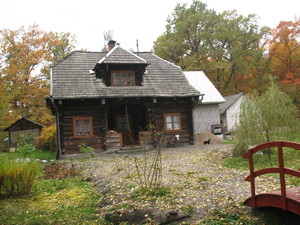 Hebe Bild 18 entlang der Bikemap-Route "2013/8  Ostrowy Baranowskie - Babule - Durdy - Komorów Osiczyny" hervor