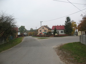 Hebe Bild 26 entlang der Bikemap-Route "2013/8  Ostrowy Baranowskie - Babule - Durdy - Komorów Osiczyny" hervor