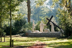 Hebe Bild 1 entlang der Bikemap-Route "Tilburg - Postel (60 km)" hervor Hebe Bild 1 entlang der Bikemap-Route "Tilburg - Postel (60 km)" hervor