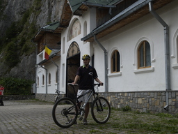 Hebe Bild 2 entlang der Bikemap-Route "Cab. Bolboci - Pestera si schit Ialomicioara" hervor