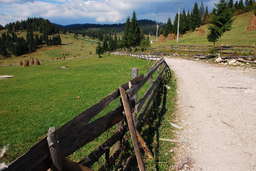 Hebe Bild 4 entlang der Bikemap-Route "Circuit scurt de la Garda" hervor