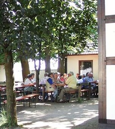 Hebe Bild 2 entlang der Bikemap-Route "Erlangen - Bierkeller Stiebarlimbach - Erlangen" hervor