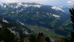 Hebe Bild 19 entlang der Bikemap-Route "Zillertal-Z Aschau okruh po Zillertaler Höhenstrasse" hervor
