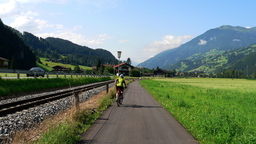 Hebe Bild 30 entlang der Bikemap-Route "Zillertal-Z Aschau okruh po Zillertaler Höhenstrasse" hervor
