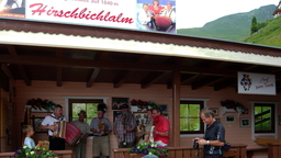 Hebe Bild 12 entlang der Bikemap-Route "Zillertal-Z Aschau okruh po Zillertaler Höhenstrasse" hervor