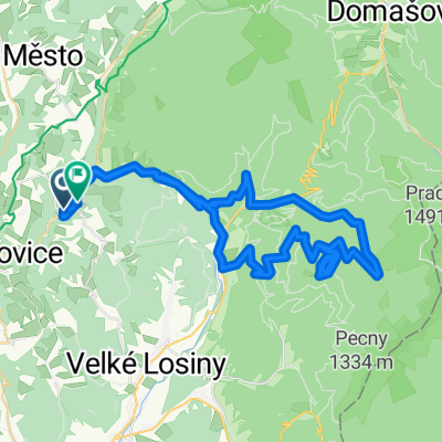 Dlouhé stráně přes Přemyslovské sedlo
