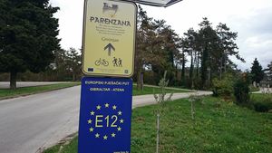 Hebe Bild 2 entlang der Bikemap-Route "Mini Parenzana" hervor