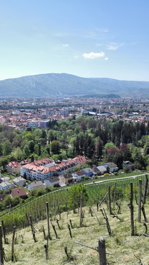 Hebe Bild 25 entlang der Bikemap-Route "Maribor with Piramida and town center" hervor Hebe Bild 25 entlang der Bikemap-Route "Maribor with Piramida and town center" hervor