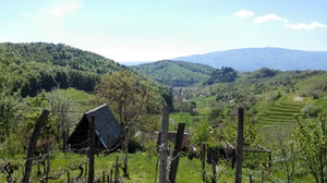 Hebe Bild 3 entlang der Bikemap-Route "Maribor with Piramida and town center" hervor Hebe Bild 3 entlang der Bikemap-Route "Maribor with Piramida and town center" hervor