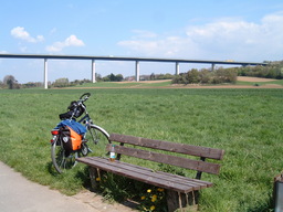 Hebe Bild 1 entlang der Bikemap-Route "27 Kupferdreh Mülheim Oberhausen Königshardt" hervor Hebe Bild 1 entlang der Bikemap-Route "27 Kupferdreh Mülheim Oberhausen Königshardt" hervor