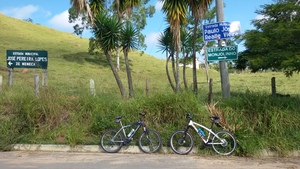 Hebe Bild 2 entlang der Bikemap-Route "Pedal ICPinda X Estrada do Borba X Serrinha X Estrada Pinhão do Borba" hervor Hebe Bild 2 entlang der Bikemap-Route "Pedal ICPinda X Estrada do Borba X Serrinha X Estrada Pinhão do Borba" hervor